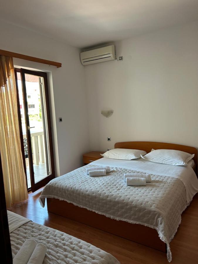 Apartmani Baki Podstrana Esterno foto