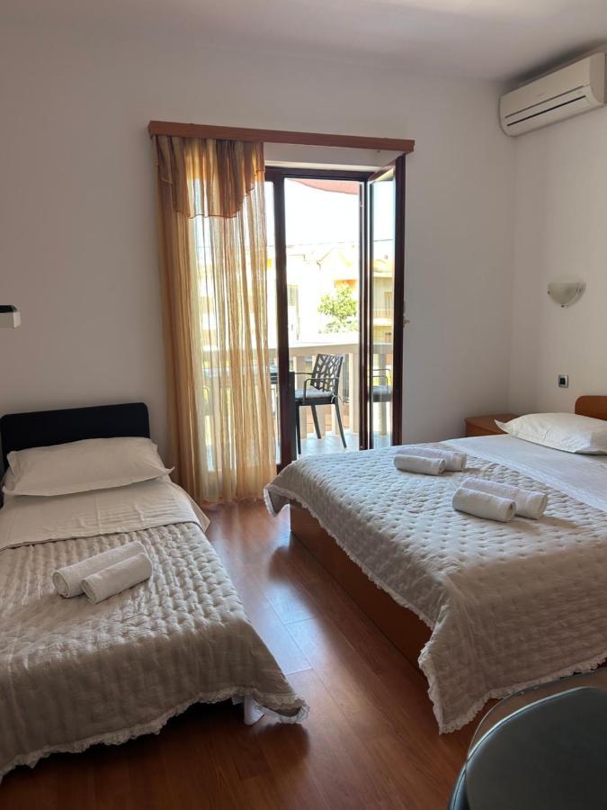 Apartmani Baki Podstrana Esterno foto