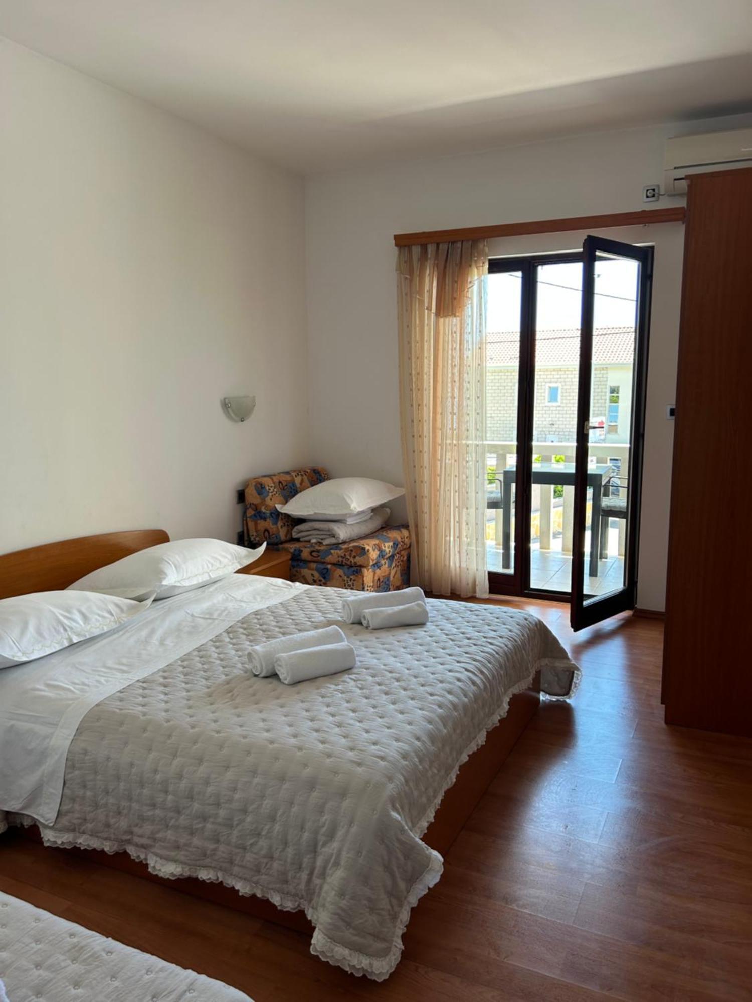 Apartmani Baki Podstrana Esterno foto