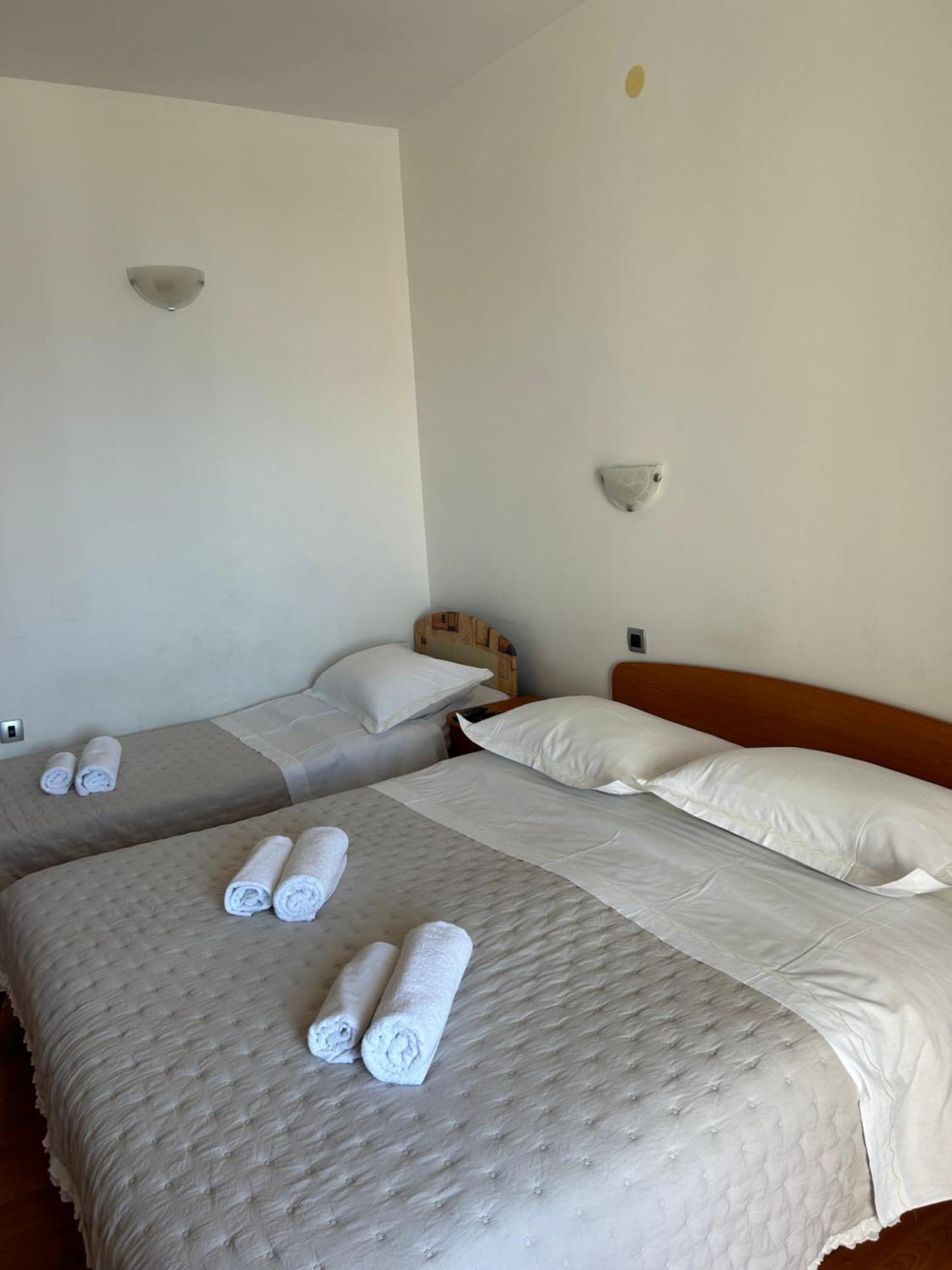Apartmani Baki Podstrana Esterno foto