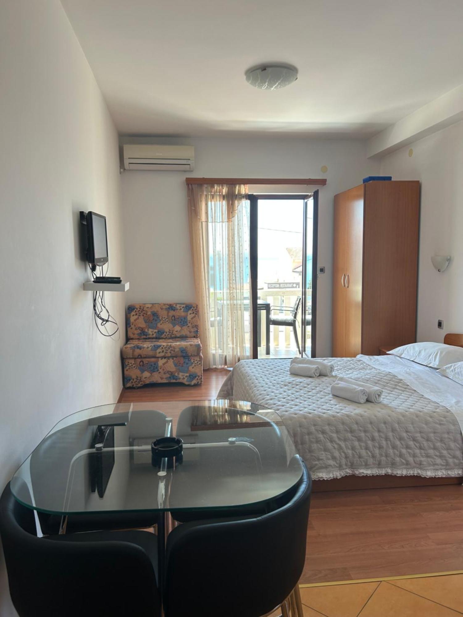 Apartmani Baki Podstrana Esterno foto