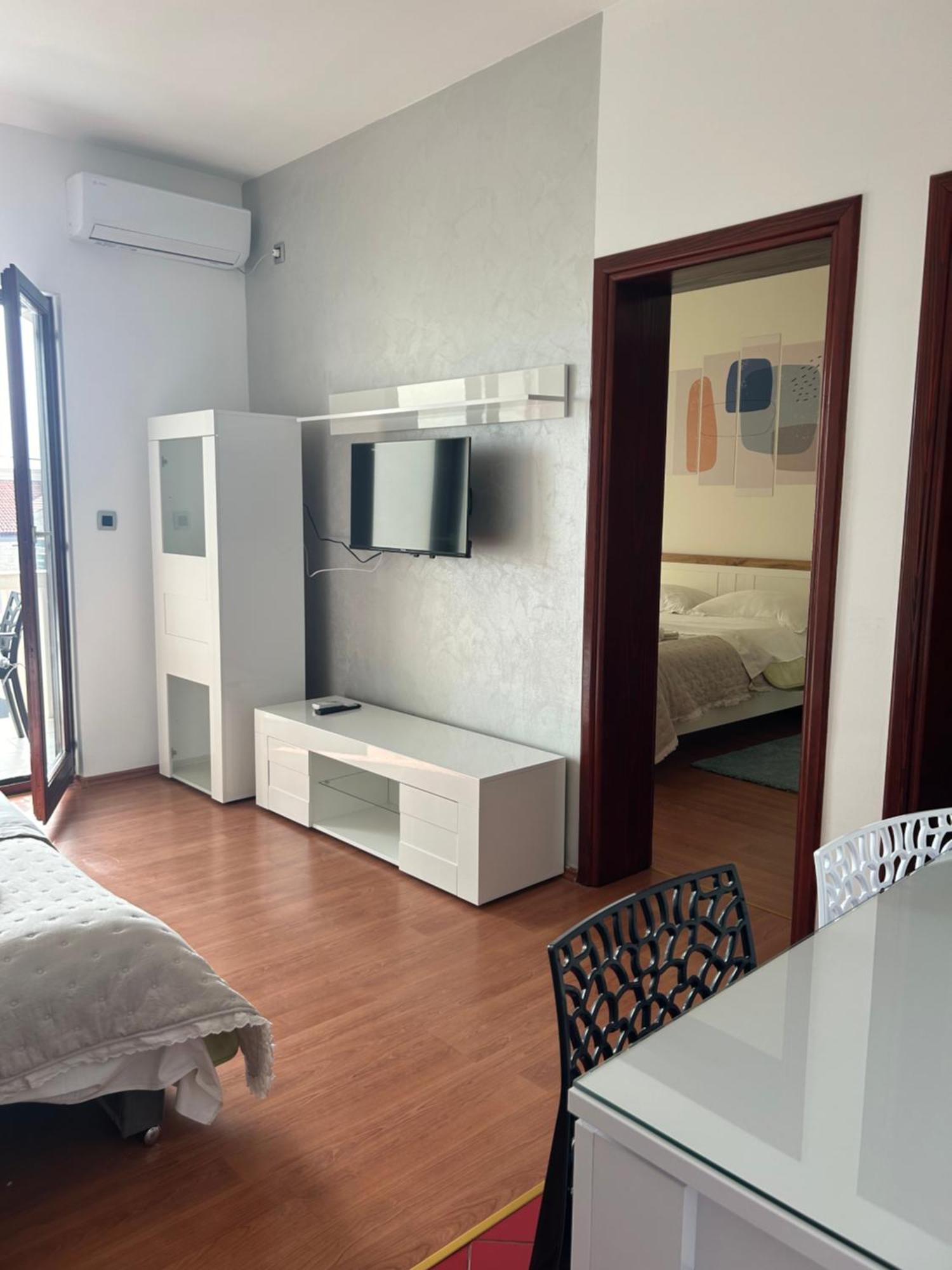 Apartmani Baki Podstrana Esterno foto